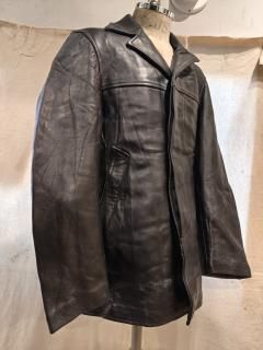 <img class='new_mark_img1' src='https://img.shop-pro.jp/img/new/icons1.gif' style='border:none;display:inline;margin:0px;padding:0px;width:auto;' />80's French leather coat 