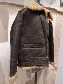 <img class='new_mark_img1' src='https://img.shop-pro.jp/img/new/icons1.gif' style='border:none;display:inline;margin:0px;padding:0px;width:auto;' />70~80's French Mouton Leather Jacket 