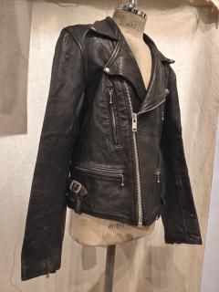 <img class='new_mark_img1' src='https://img.shop-pro.jp/img/new/icons1.gif' style='border:none;display:inline;margin:0px;padding:0px;width:auto;' />70's Fringe Double riders jacket 