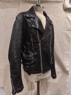 <img class='new_mark_img1' src='https://img.shop-pro.jp/img/new/icons1.gif' style='border:none;display:inline;margin:0px;padding:0px;width:auto;' />70's Lewis Leathers lightning 