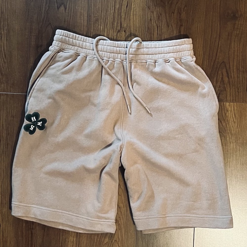 <img class='new_mark_img1' src='https://img.shop-pro.jp/img/new/icons10.gif' style='border:none;display:inline;margin:0px;padding:0px;width:auto;' />KHWClover sweat shorts_smoky beige