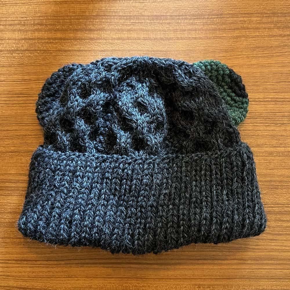 <img class='new_mark_img1' src='https://img.shop-pro.jp/img/new/icons14.gif' style='border:none;display:inline;margin:0px;padding:0px;width:auto;' />HAND MADE BEAR_KNIT CAP_ charcoal/green