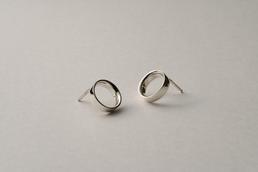 銀の丸い指輪 / 2.0mm