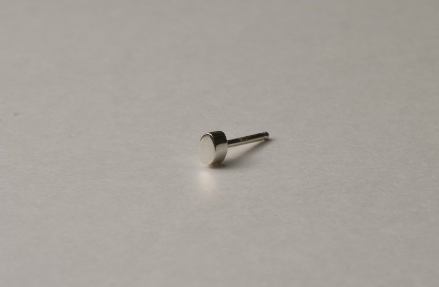 槌目の入った銀の華奢な指輪 / 1.0mm