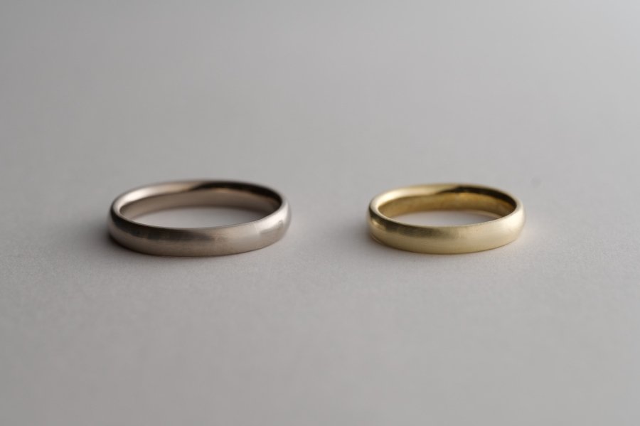 オーバル型の18金の指輪 / 3.2mm
