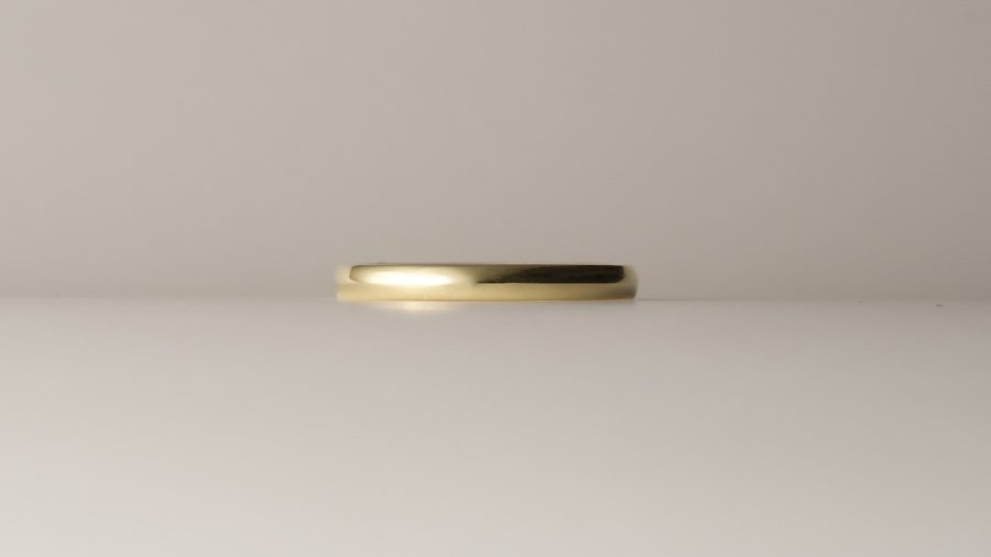 オーバル型の18金の指輪 / 2.0mm