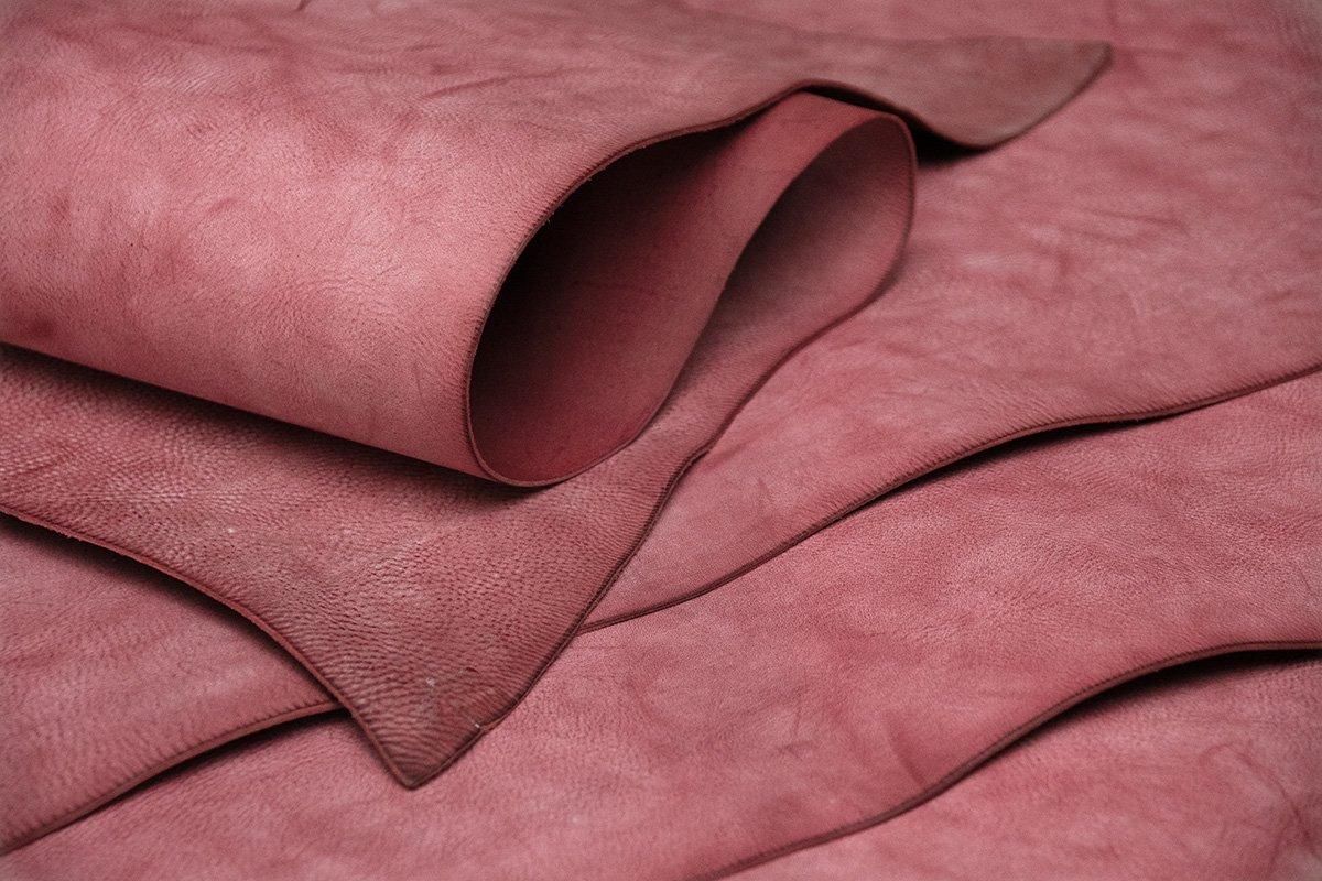 Azzurra社製『アラスカ / ALASKA』#SKA-06 ラズベリー | 革の販売