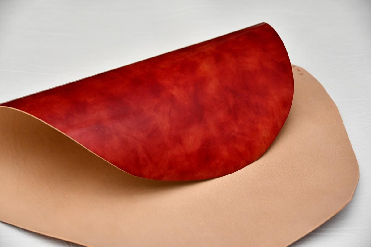 ROCADO社のシェルコードバン【MUSEUM】#Red / レッド | 革の販売 ROCADO社のシェルコードバン【MUSEUM】#Red / レッド | 革の販売