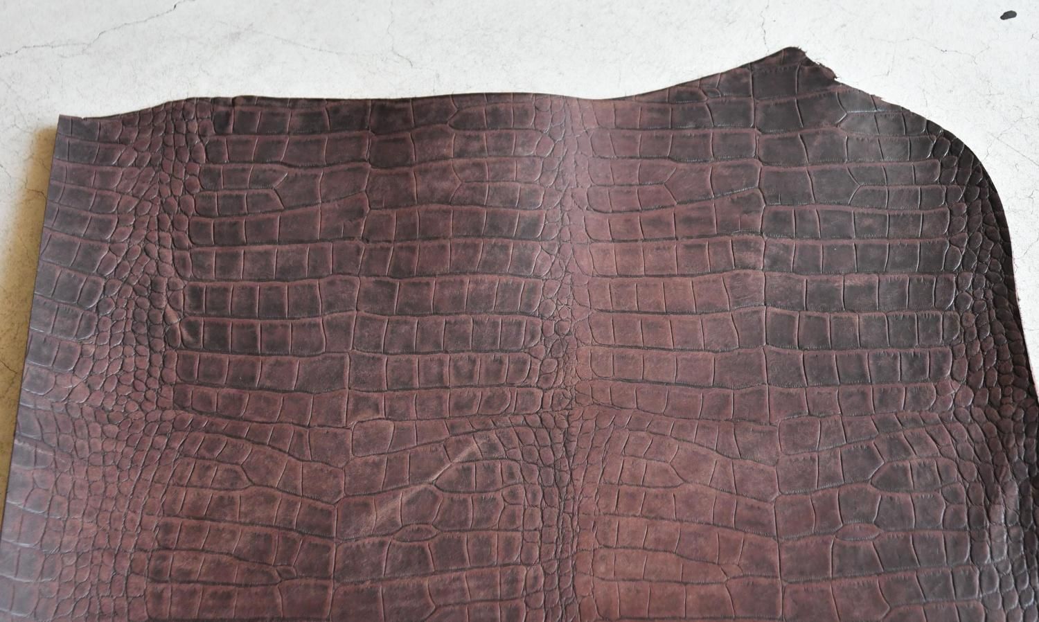 ハーフサイズ『MARGOT / マルゴー』【型押し：ワニ】 - イタリアン