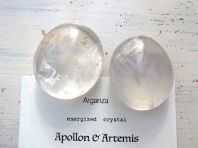 アポロン＆アルテミス・エナジャイズ　マダガスカル水晶＆ジラソル磨き石２個セット 64 + 52g