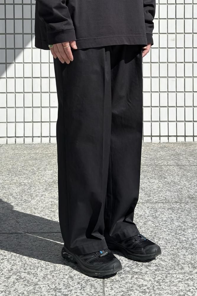 FINX COTTON GABARDINE TUCKED TROUSERS(BLACK) - H-L