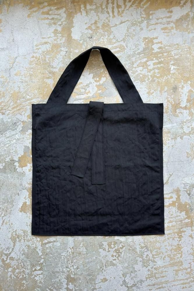 MARY INSIDE OUT TOTE L -CERATO BRIGHT-(BLACK)