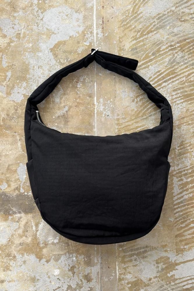ANNIE PUFFER BIG MOON BAG -CERATO BRIGHT-(BLACK)