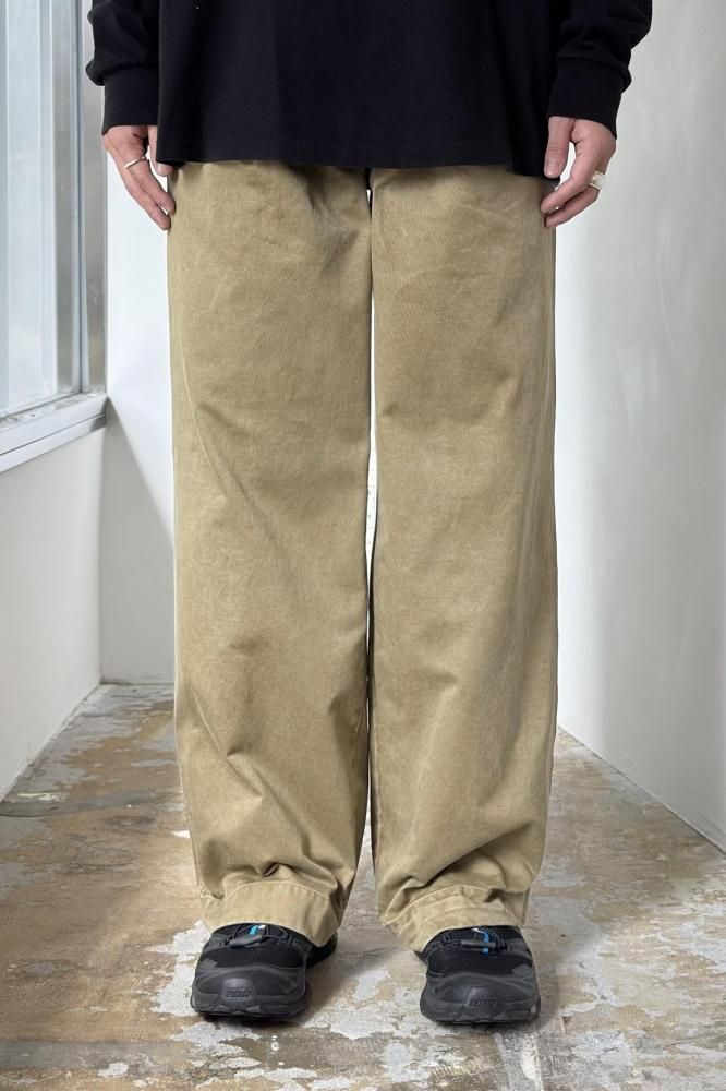 PRODUCT DYED FINX CHINO ONE-TUCK PANTS(BEIGE)