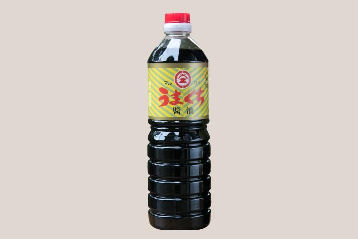 うまくち醤油(濃口) 1000ml - 【公式オンラインショップ】マルカマ醤油 さがら味噌 釜田醸造所 MARUKAMA うまくち醤油(濃口) 1000ml - 【公式オンラインショップ】マルカマ醤油 さがら味噌 釜田醸造所 MARUKAMA