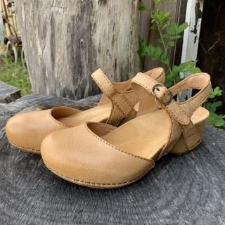 dansko<br>Tiffani Tan<br>Milled Burnished