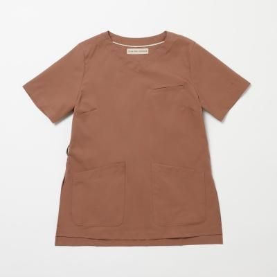 ユナイテッドアローズが手掛ける女性向けスクラブ。明るいカラー