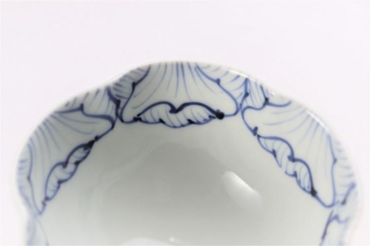 有田焼　そうた窯　花弁紋　小丼(染付)赤と青 有田焼 そうた窯 花弁紋 小丼(染付)赤と青