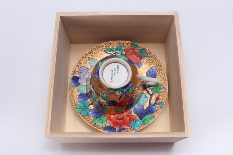 金龍窯 金彩牡丹 コーヒー碗(木箱付) 金龍窯 金彩牡丹 コーヒー碗(木箱付)
