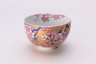 □金龍窯　金彩桜　抹茶碗(木箱付)