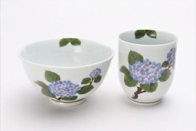 〇誕生花シリーズ　アジサイ　茶碗・湯呑セット　(6月誕生花)(化粧箱入り)