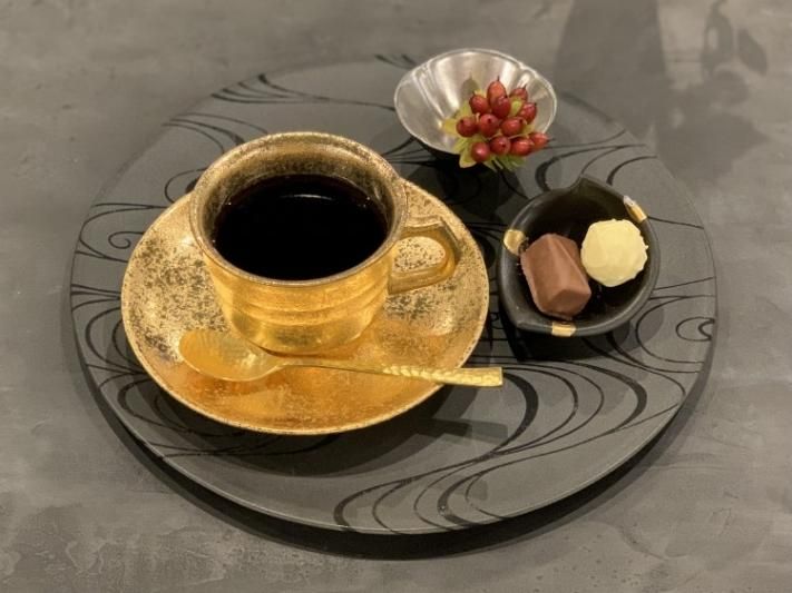 GOLDシリーズ 千段コーヒー碗C/S (化粧箱入り) GOLDシリーズ 千段コーヒー碗C/S (化粧箱入り)