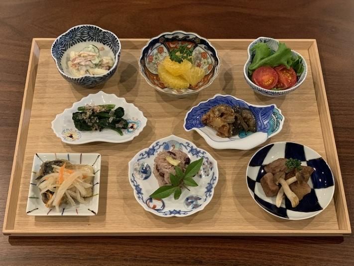 瀬兵窯 古伊万里菊割小鉢