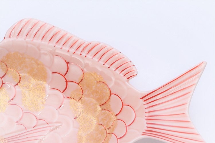 ☆幸楽窯　錦ピンク釉金たたき鯛形向付 画像サブ7