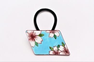 〇楽々シリーズ　水色桜　ヘアゴム(菱型)