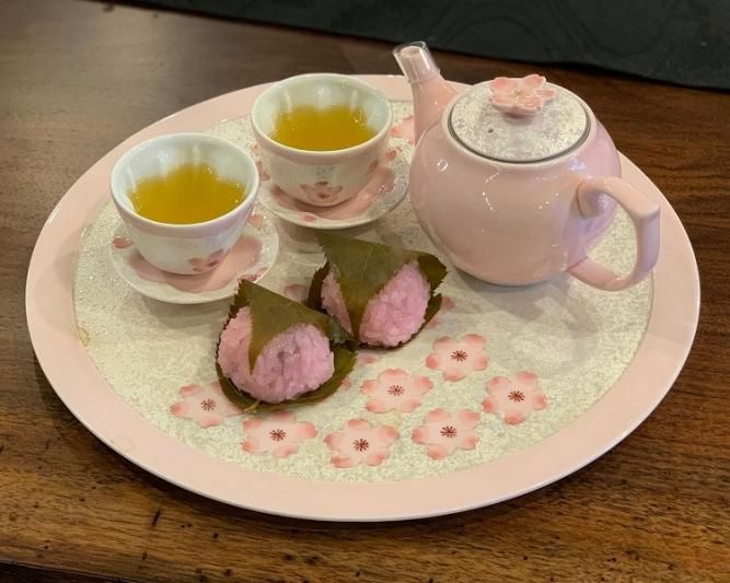 田清窯 薄ピンク釉虹彩桜 茶器セット(プレート付)