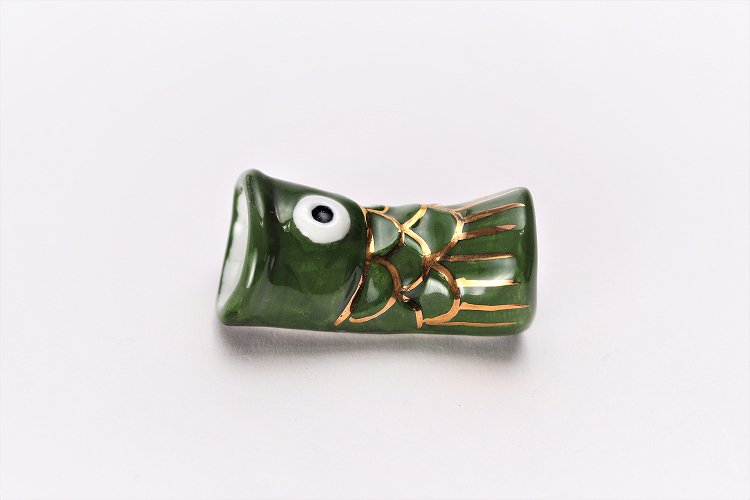 ☆古鈴陶芸社　こいのぼり型(緑) 箸置き 画像メイン