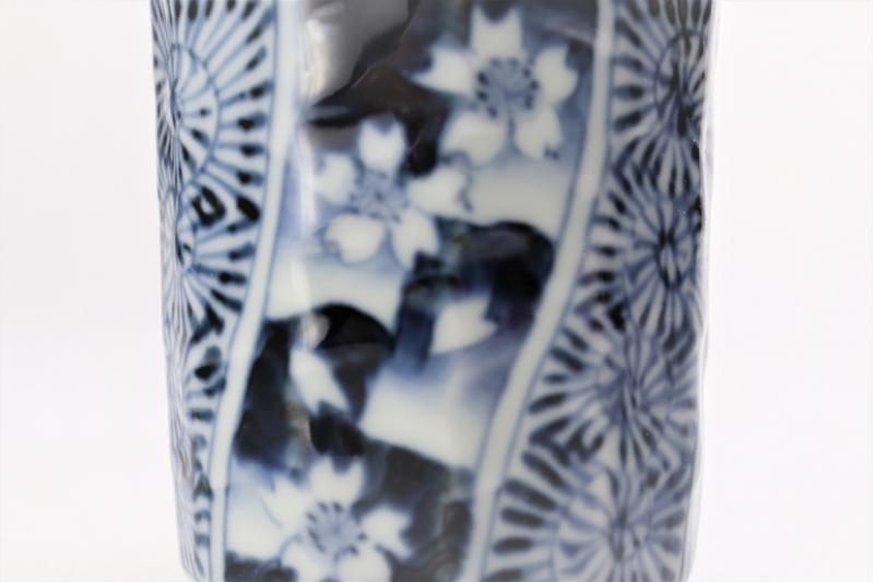 ☆【20%OFF】アウトレット そうた窯 染付桜祥瑞 面取湯呑(小 ☆【20%OFF】アウトレット そうた窯 染付桜祥瑞 面取湯呑(小