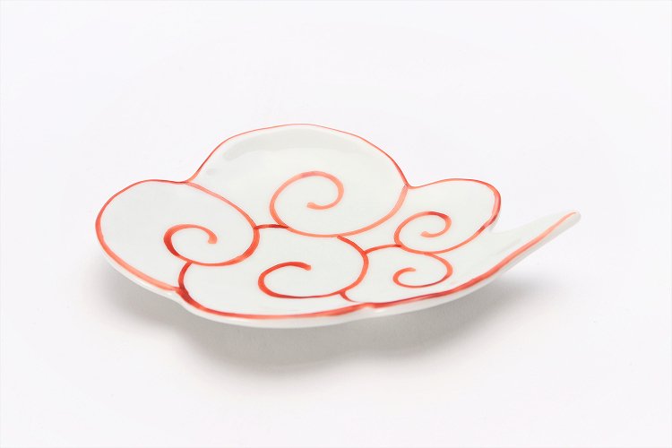 ☆伝平窯　赤筋斗雲(描き)　雲型銘々皿 画像メイン