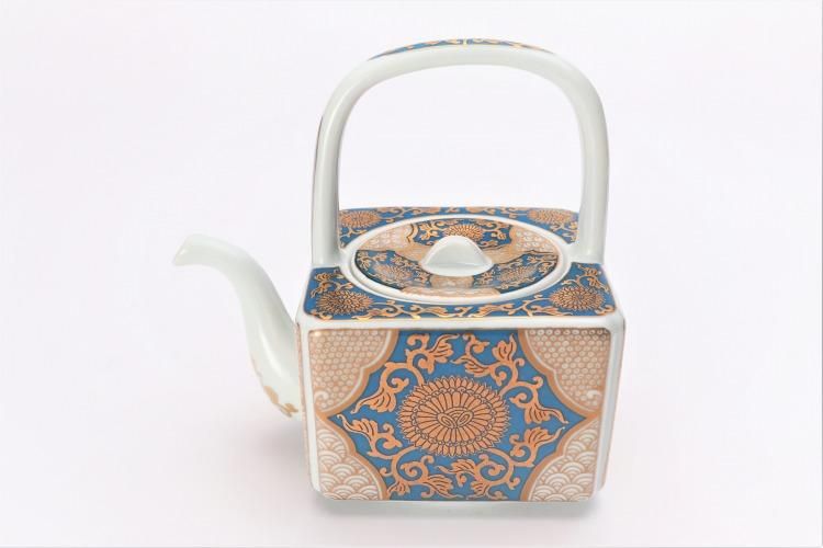 ★新品未使用　超美品 ★有田焼　徳幸窯　金彩地紋　亀甲蓋物　小物入れ　蓋付き椀 超 有田焼 徳幸窯 金彩地紋 亀甲蓋物 小物入れ 蓋付き椀