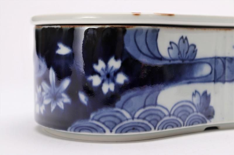 福泉窯 染付変り春秋 繭型蓋物