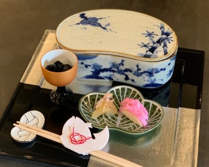 大量入荷 福泉窯 食器 - 梅型蓋物と長皿 食器