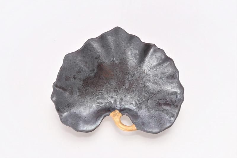 有田焼　福泉窯　黒絞釉刷毛茎金彩　ツワ型小付　5点セット 福泉窯 黒絞釉刷毛茎金彩 ツワ型小付