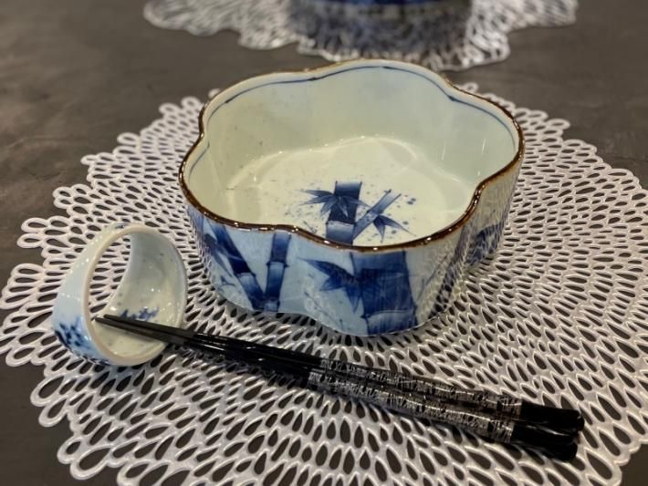 福泉窯×MARUKEIオリジナル 染付竹濃 花型鉢