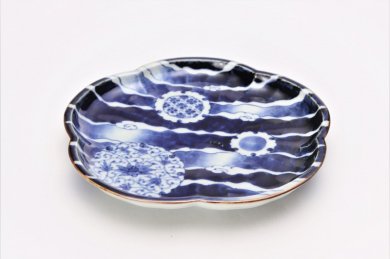 〇福泉窯×MARUKEIオリジナル　染付雲濃丸囲紋　花型8寸皿