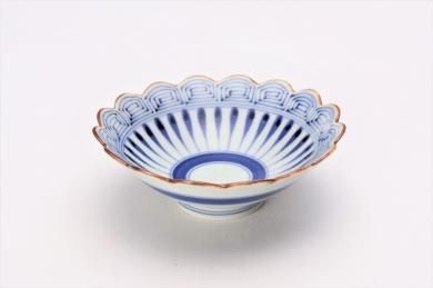 〇福泉窯×MARUKEIオリジナル　染付地紋十草　菊割4寸鉢