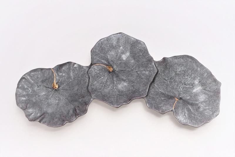 ティモ様ご依頼品　リピーター様価格福泉窯　黒絞釉刷毛茎金彩ツワ型小付　5点セット ティモ様ご依頼品 リピーター様価格福泉窯 黒絞釉刷毛茎金彩ツワ