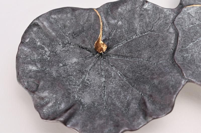 ティモ様ご依頼品　リピーター様価格福泉窯　黒絞釉刷毛茎金彩ツワ型小付　5点セット ティモ様ご依頼品 リピーター様価格福泉窯 黒絞釉刷毛茎金彩ツワ