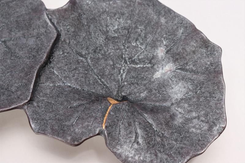 ティモ様ご依頼品 リピーター様価格福泉窯 黒絞釉刷毛茎金彩ツワ