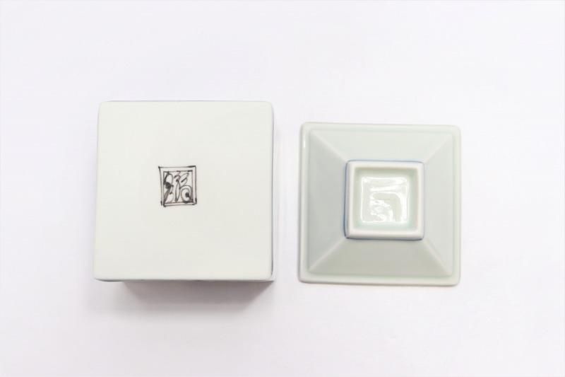 福泉窯 染付濃松竹梅 枡型蓋付飯器(小)