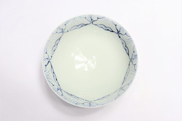 そうた窯 染付花弁紋 平麺鉢