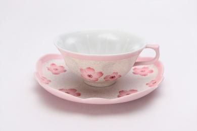 ☆田清窯　薄ピンク釉虹彩桜ティーカップ