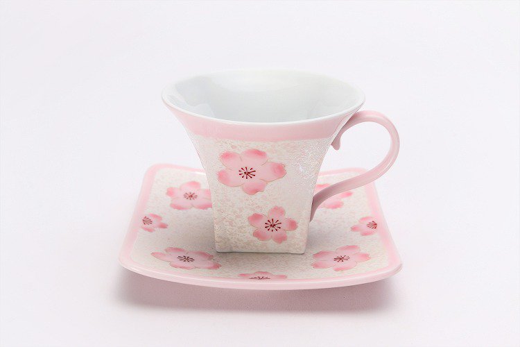 ☆田清窯　薄ピンク釉虹彩桜角コーヒー碗皿 画像メイン