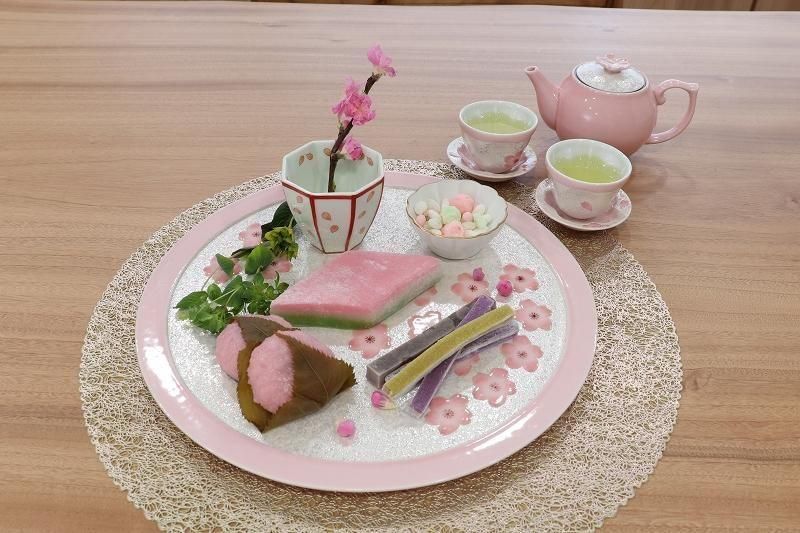 ☆瑞峯窯 ホワイトマット渕金菊形小付