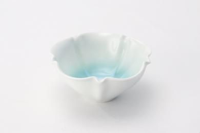 ☆藤巻製磁　アクア窯変花型小付