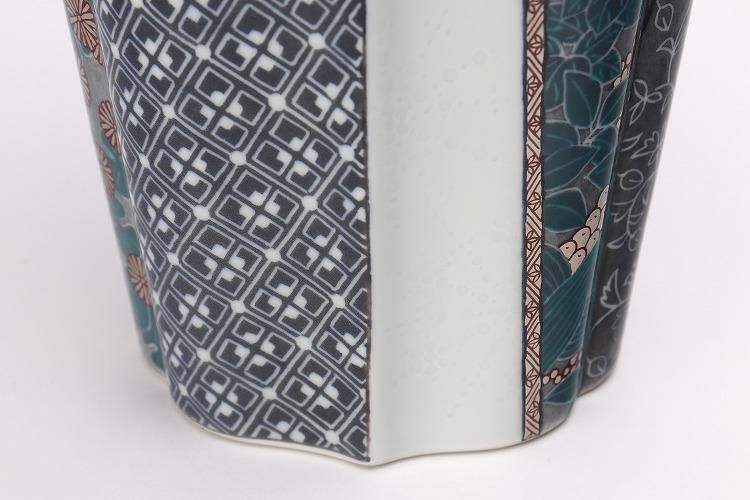 十四代今右衛門作 色絵雪花薄墨墨はじき四季花文花瓶